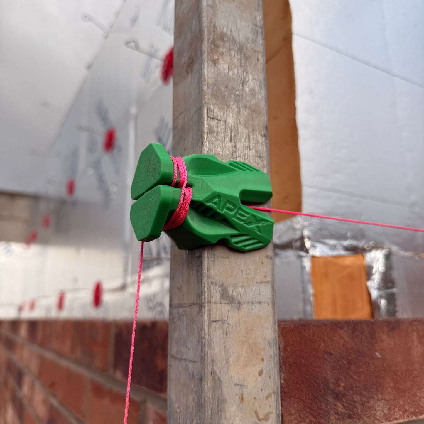 Crompton Apex Corner Block — Racing-Inspired Line Block for Bricklayers | UK Designed & Patented | 6 Colours | Pair