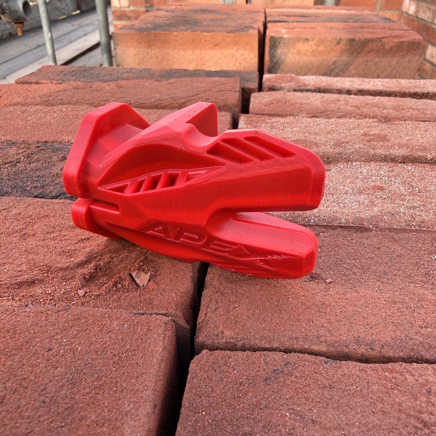 Crompton Apex Corner Block — Racing-Inspired Line Block for Bricklayers | UK Designed & Patented | 6 Colours | Pair